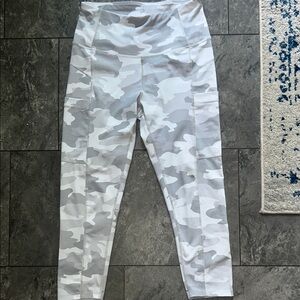 Women’s Camouflage Leggings - Gray